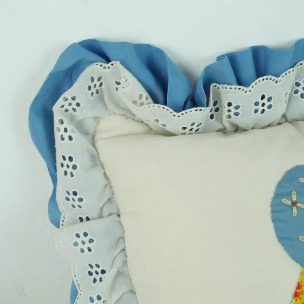 Vintage Throw Pillow Granny Ruffle Eyelet Cottagecore Sunbonnet Sue‎ Embroidered